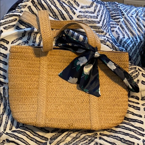 Draper James Everyday Straw Bag With Floral Scarf - Picture 1 of 2